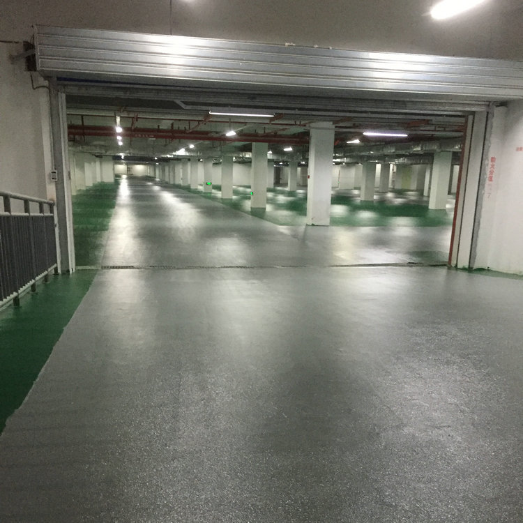 自流平地坪_三明滄晟地坪漆廠家:停車場(chǎng)地坪漆對(duì)水泥基面的要