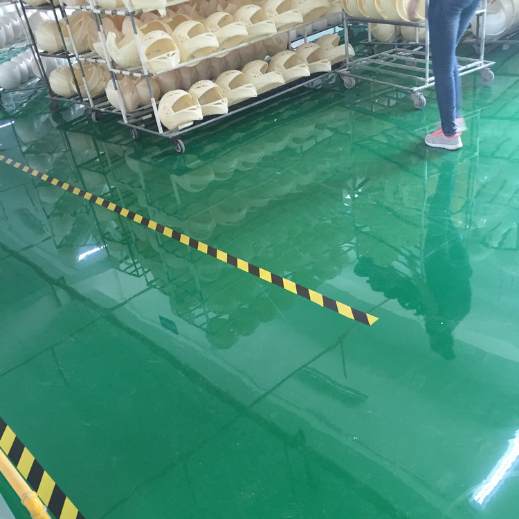 滄晟地坪漆廠家解析環(huán)氧地坪漆材料出現(xiàn)增稠膠化、渾濁質(zhì)量問題如何解決